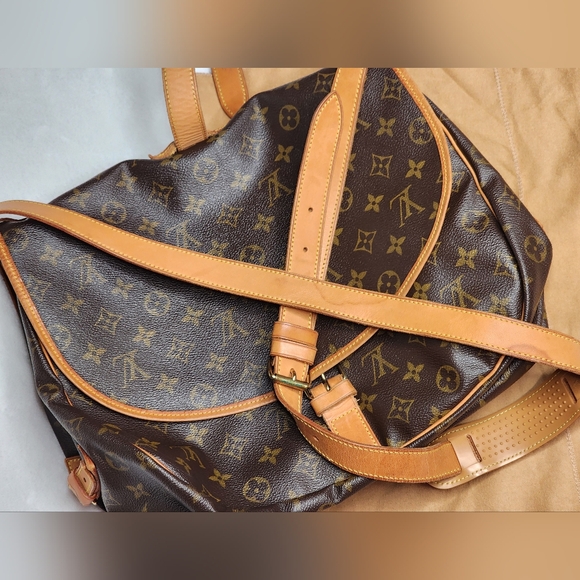 Authentic Louis Vuitton Saumur35 - Picture 7 of 16